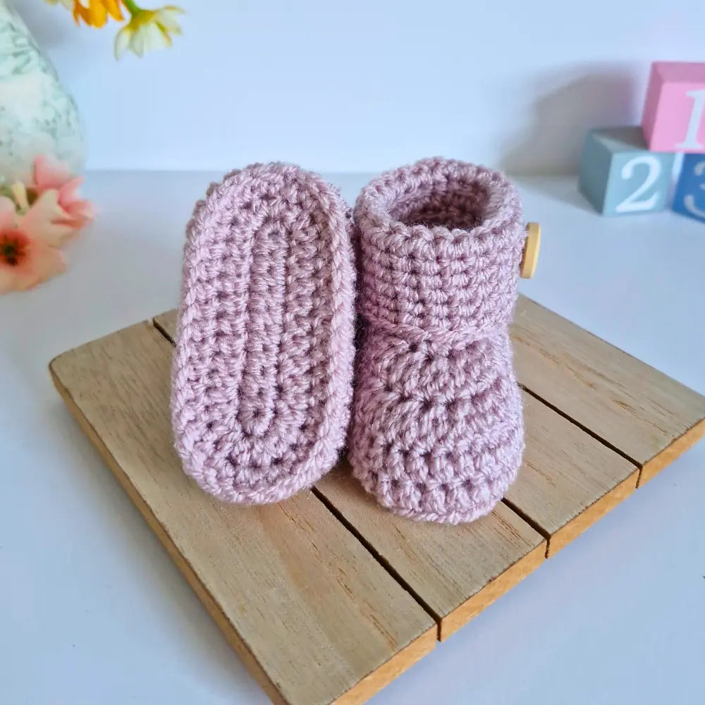 ‘Born in 2026’ Crochet Baby Booties – Handmade Newborn Gift or Pregnancy Reveal
