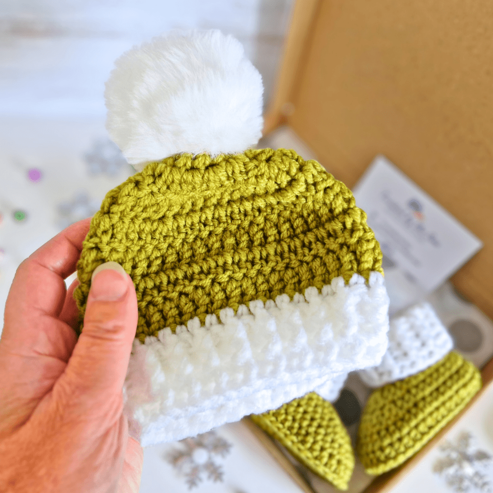 Handmade Christmas Baby Hat & Bootie Set – Mistletoe Green and White - Twisted by the Sea