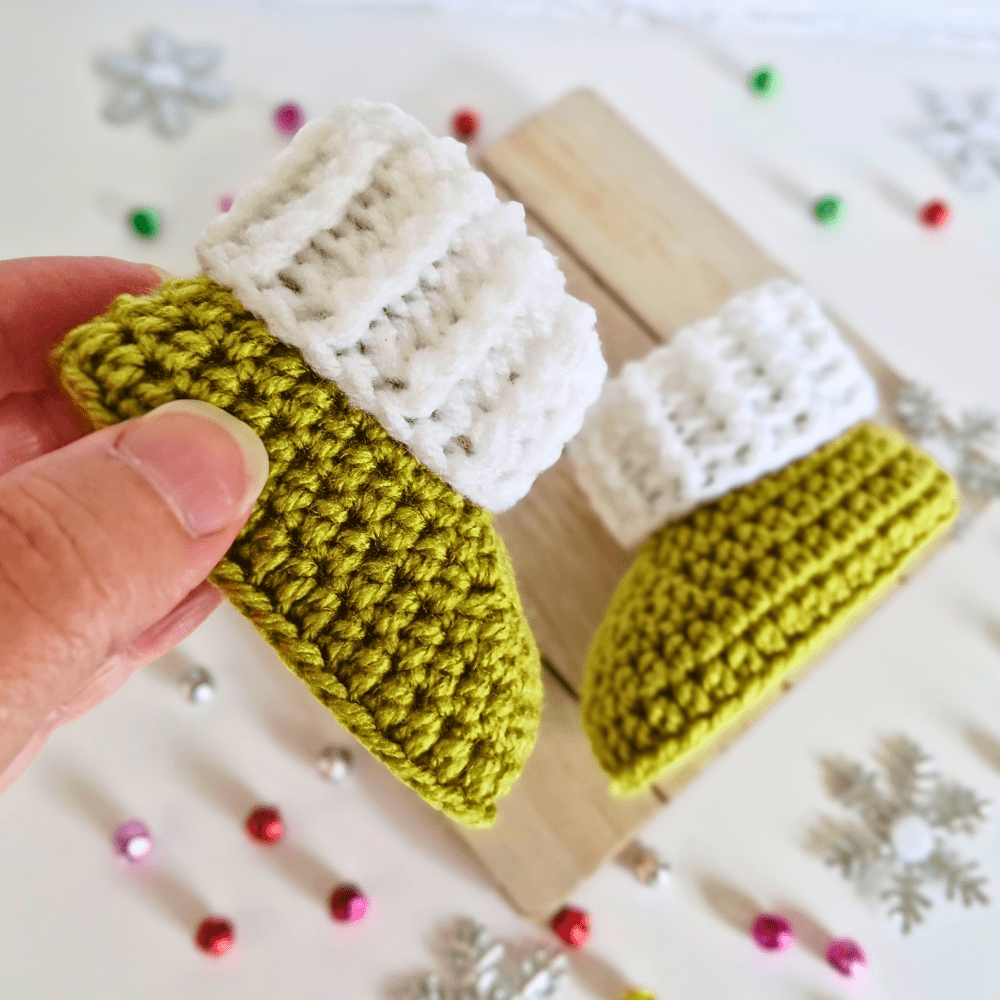 Mistletoe & White Crochet Baby Booties – Christmas Gift - Twisted by the Sea