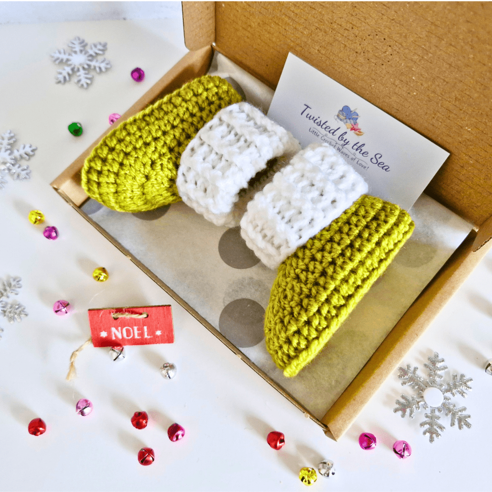 Mistletoe & White Crochet Baby Booties – Christmas Gift - Twisted by the Sea