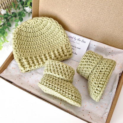 Mushy peas Green crochet baby hat and booties set in a box 
