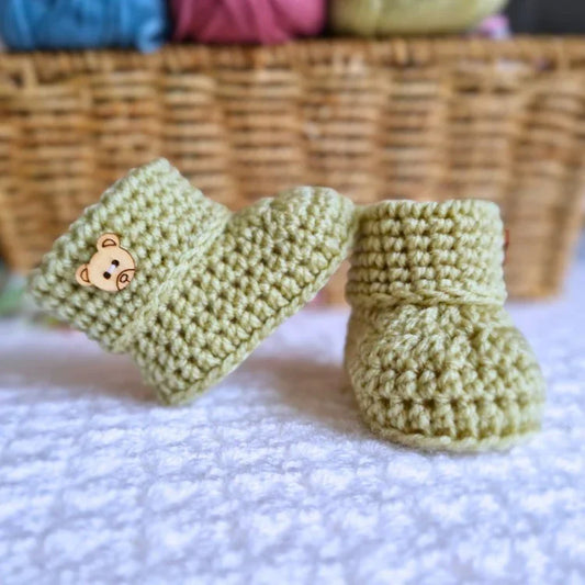 Crochet Baby Booties With Teddy Button, Sizes Newborn, 0-3 and 3-6 Months - Twisted by the Sea