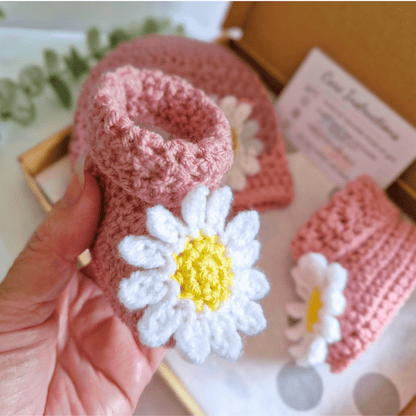 Handmade Daisy Baby Hat and Booties Set - Twisted by the Sea