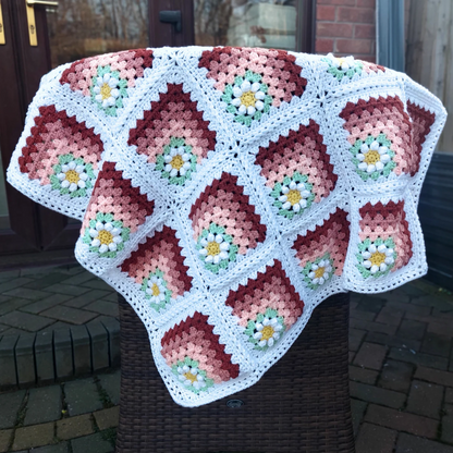 Handcrafted Daisy Granny Square Baby Blanket – "Spring Meadow" - Twisted by the Sea